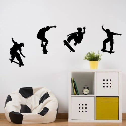 skatere som trikser på veggen - kul wallsticker