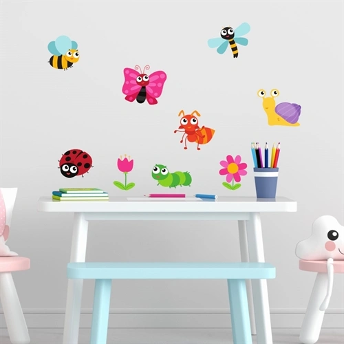 Fargerikt wallsticker-ark med søte insekter som sommerfugler, snegler og blomster