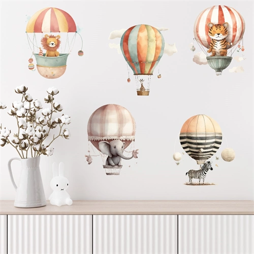 Varmluftsballong med dyr som veggdekor for barn