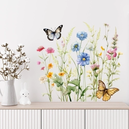 Veggdekor med ville blomster og sommerfugler i akvarell