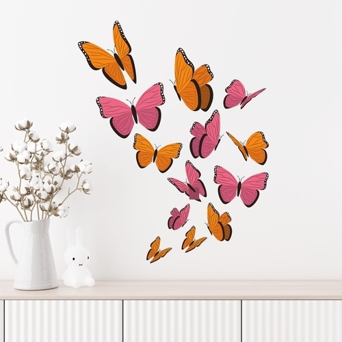 Vakre veggdekor sommerfugler i rosa og oransje nyanser